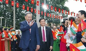 Nghị quyết số 23-NQ/TW của Bộ Chính trị về công tác người Việt Nam ở nước ngoài 