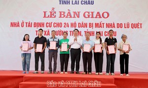 Lai Châu: Bàn giao nhà ở tái định cư cho 24 hộ dân bị mất nhà do lũ quét tại xã Mường Than