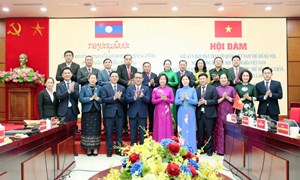 Thắt chặt quan hệ hữu nghị, hợp tác giữa Hà Nội và Viêng Chăn