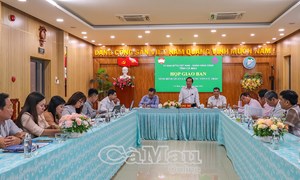 Cà Mau: Ủy ban MTTQ Việt Nam tỉnh làm việc với Ngân hàng Chính sách xã hội tỉnh 