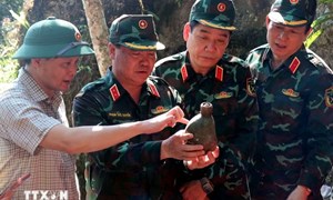 Kiểm tra công tác tìm kiếm hài cốt liệt sỹ, tổ chức lấy mẫu xác định danh tính