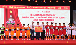 Phó Thủ tướng Thường trực Phạm Gia Túc dự Lễ khai giảng năm học mới tại Điện Biên