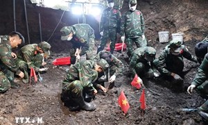 Phát hiện thêm rãnh mộ tập thể liệt sỹ tại công viên Lê Thị Riêng