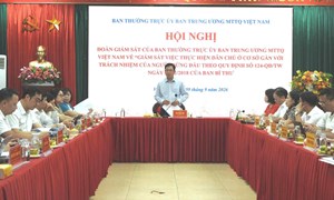 Phó Chủ tịch Ủy ban Trung ương MTTQ Việt Nam Cao Xuân Thạo làm việc với phường Vĩnh Tuy, thành phố Hà Nội