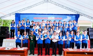 Đoàn đại biểu Thành phố Hồ Chí Minh thăm cán bộ, chiến sĩ, các lực lượng và Nhân dân tại các đảo thuộc vùng biển Tây Nam