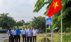 Cà Mau: Chủ tịch Ủy ban MTTQ Việt Nam tỉnh khảo sát, khánh thành công trình dân sinh ở cơ sở 
