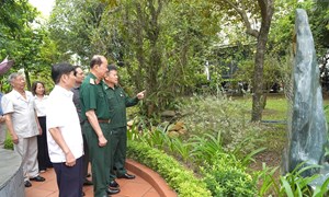 Đoàn công tác Hội Cựu chiến binh Việt Nam thăm và làm việc tại Khu công nghiệp Nam Cầu Kiền