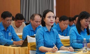 Tổng LĐLĐ Việt Nam tập huấn cho hơn 80 cán bộ công đoàn tại thành phố Hồ Chí Minh 