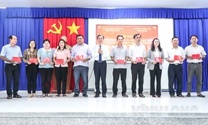 Vĩnh Long: Cán bộ Mặt trận trao đổi cách làm từ cơ sở