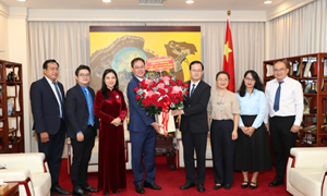 MTTQ Việt Nam thành phố Hồ Chí Minh thăm, chúc mừng Tổng Lãnh sự quán Trung Quốc nhân dịp Quốc khánh