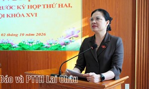 Phó Chủ tịch - Tổng Thư ký Ủy ban Trung ương MTTQ Việt Nam Hà Thị Nga tiếp xúc cử tri xã Bản Bo