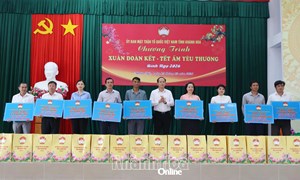 Khánh Hòa: Trao 22.650 suất quà Tết cho người dân có hoàn cảnh khó khăn