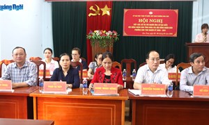 Người ứng cử đại biểu Hội đồng nhân dân tỉnh Quảng Ngãi tiếp xúc cử tri phường Kon Tum