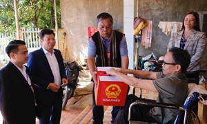 Lâm Đồng mang thùng phiếu di động đến tận nhà, bảo đảm quyền bầu cử cho mọi cử tri