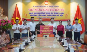 Ủy ban MTTQ tỉnh Cao Bằng tiếp nhận kinh phí hỗ trợ an sinh xã hội 