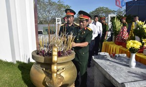 Hành trình tìm lại tên cho những người anh hùng