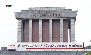 Lãnh đạo Đảng, Nhà nước, Mặt trận Tổ quốc Việt Nam vào Lăng viếng Chủ tịch Hồ Chí Minh
