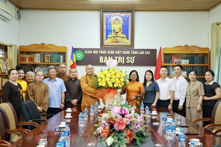 Ủy ban Mặt trận Tổ quốc Việt Nam tỉnh Lào Cai thăm và chúc mừng Ban Trị sự Giáo hội Phật giáo Việt Nam tỉnh Lào Cai nhân Đại lễ Phật đản