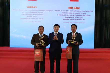 Ủy ban MTTQ Việt Nam tỉnh Điện Biên hội đàm với Mặt trận Lào xây dựng đất nước tỉnh Luông Nậm Thà và Xay Nhạ Bu Ly