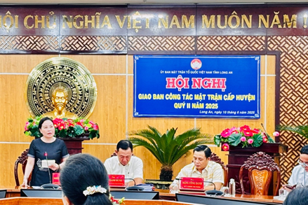 Ủy ban MTTQ Việt Nam tỉnh Long An giao ban công tác Mặt trận quí II/2025