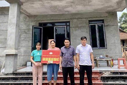 Huyện Lạc Sơn (tỉnh Hòa Bình) - điểm sáng phong trào xóa nhà tạm, nhà dột nát