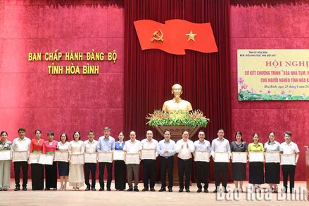 Tỉnh Hòa Bình: Sơ kết Chương trình xoá nhà tạm, nhà dột nát cho người nghèo 