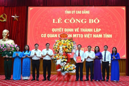 Công bố quyết định thành lập cơ quan, Đảng bộ Ủy ban Mặt trận Tổ quốc Việt Nam tỉnh Cao Bằng và công tác nhân sự