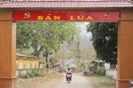 Xây dựng nông thôn mới sáng - xanh - sạch - đẹp - an toàn ở xã Mường La