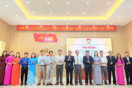 Lâm Đồng: Công bố quyết định thành lập Ủy ban MTTQ Việt Nam phường 2 Bảo Lộc