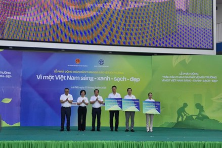 Phát động phong trào “Toàn dân tham gia bảo vệ môi trường vì một Việt Nam sáng - xanh - sạch - đẹp” 