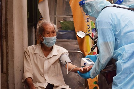 Ngày 11/12: Việt Nam thêm 16.141 ca nhiễm mới SARS-CoV-2, có 7.558 ca nặng đang điều trị