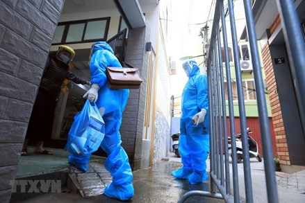 COVID-19 ngày 30/12: Việt Nam có 17.000 ca nhiễm mới; riêng Hà Nội có 1.866 ca