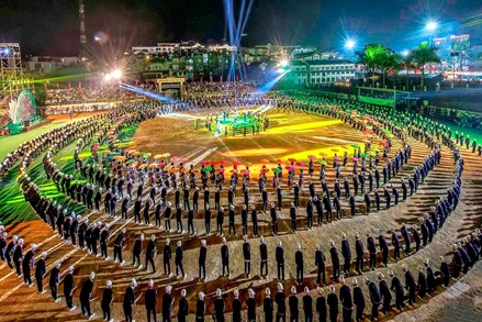 Nghiên cứu, vận dụng và phát triển sáng tạo tư tưởng Hồ Chí Minh trong giải quyết vấn đề dân tộc, tôn giáo hiện nay