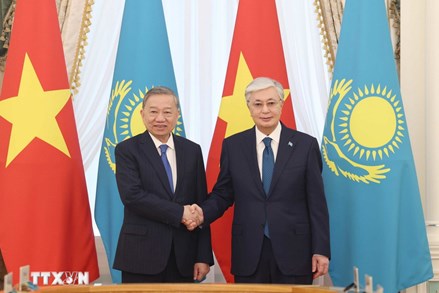 Nâng cấp quan hệ Việt Nam – Kazakhstan lên Đối tác chiến lược 