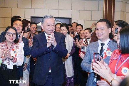 Tổng Bí thư Tô Lâm và Phu nhân gặp gỡ cộng đồng người Việt tại LB Nga
