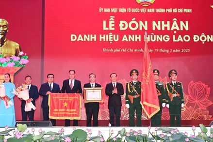 Ủy ban MTTQ Việt Nam TPHCM đón nhận danh hiệu “Anh hùng Lao động”