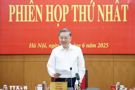 Tổng Bí thư: Hoàn thiện thể chế pháp luật phải mở đường cho kiến tạo phát triển 