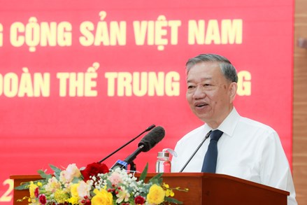 Tổng Bí thư Tô Lâm: Mặt trận và các đoàn thể chính trị - xã hội phải thực sự đi đầu, là trung tâm quy tụ, dẫn dắt phong trào và lòng dân