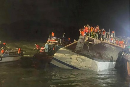 Hà Nội: Mặt trận hỗ trợ khẩn cấp các gia đình nạn nhân vụ lật tàu du lịch tại Quảng Ninh