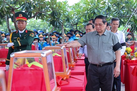 Thủ tướng: 'Tiếp tục làm hết sức mình để không một liệt sĩ nào bị lãng quên'