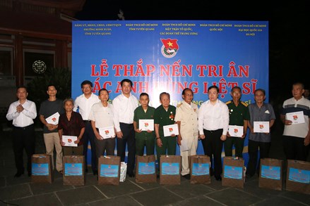 Đoàn Thanh niên Mặt trận Tổ quốc, các đoàn thể Trung ương hành trình về nguồn