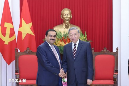 Tổng Bí thư Tô Lâm tiếp Chủ tịch Tập đoàn Adani của Ấn Độ