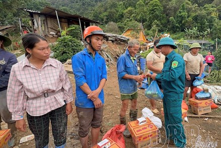 Ủy ban MTTQ Việt Nam tỉnh Điện Biên tiếp nhận 1,2 tỷ đồng ủng hộ đồng bào thiên tai