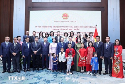 Chủ tịch nước Lương Cường gặp mặt cán bộ Đại sứ quán và cộng đồng người Việt Nam tại Ai Cập