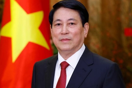 80 NĂM CÔNG AN NHÂN DÂN VIỆT NAM CÙNG TOÀN DÂN TRONG SỰ NGHIỆP XÂY DỰNG VÀ BẢO VỆ TỔ QUỐC