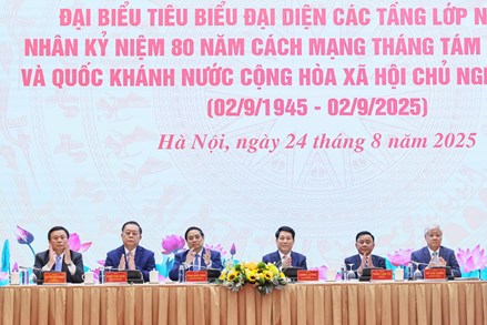 Lãnh đạo Đảng, Nhà nước, MTTQ Việt Nam gặp mặt 300 đại biểu tiêu biểu đại diện các tầng lớp Nhân dân 