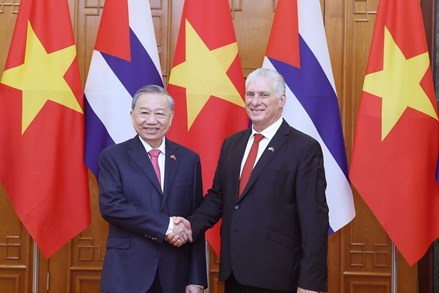 Tiếp tục phát triển mối quan hệ hữu nghị truyền thống đặc biệt Việt Nam-Cuba 