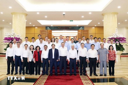 Tổng Bí thư chủ trì cuộc làm việc với Ban Thường vụ Đảng ủy Mặt trận Tổ quốc, các đoàn thể Trung ương