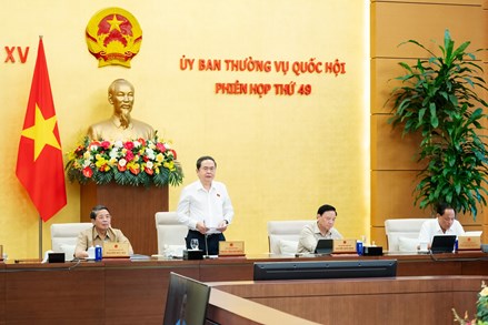 Khai mạc Phiên họp thứ 49 của Ủy ban Thường vụ Quốc hội: Xem xét thấu đáo, quyết định đúng đắn, khả thi, đáp ứng yêu cầu phát triển đất nước