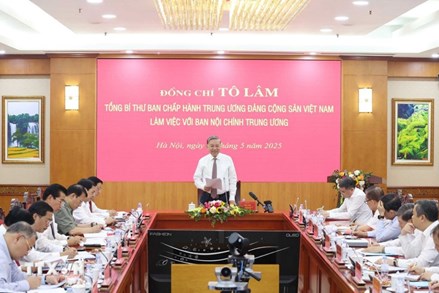 Mối quan hệ giữa phòng, chống tham nhũng, tiêu cực với xây dựng, chỉnh đốn Đảng và hệ thống chính trị trong sạch, vững mạnh